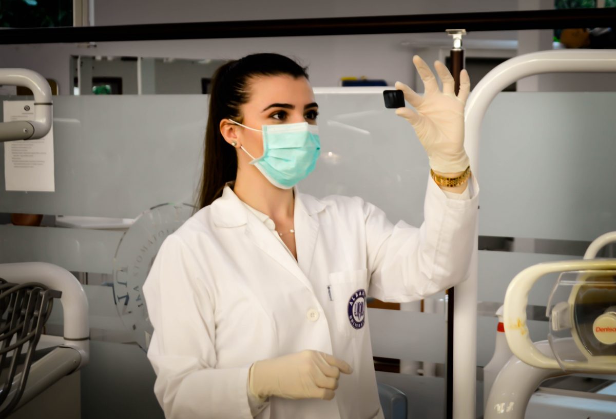 Tipos de dentista y médico de los dientes